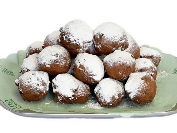 Oliebol met Appel en Rozijn